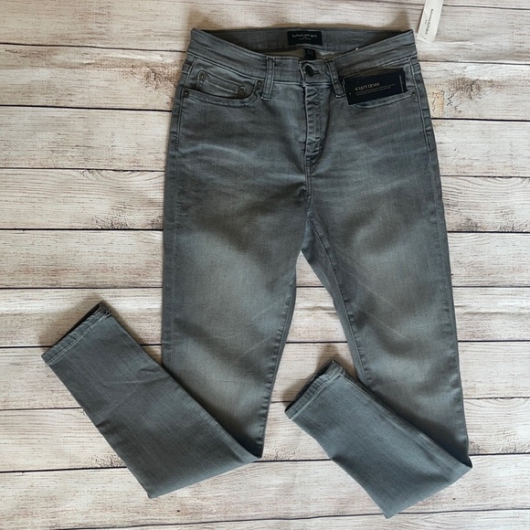 Banana Republic Denim - 🎉 HP 🎉 NWT Banana Republic Grey Skinny Jeans
